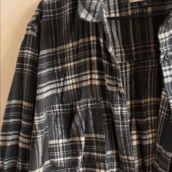 Universal Thread Black and White Plaid Shirt - Picture 3 of 3